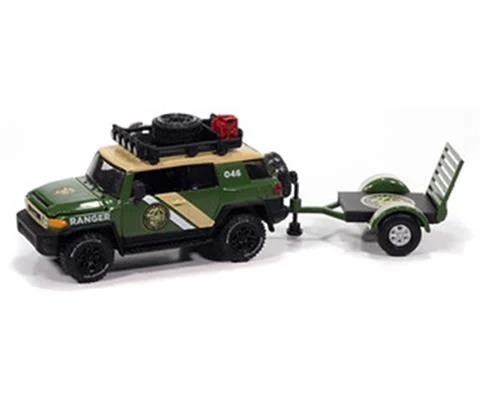 2014 Toyota FJ Cruiser with Small Open Trailer in Forrest Green and Tan - JOHNNY LIGHTNING