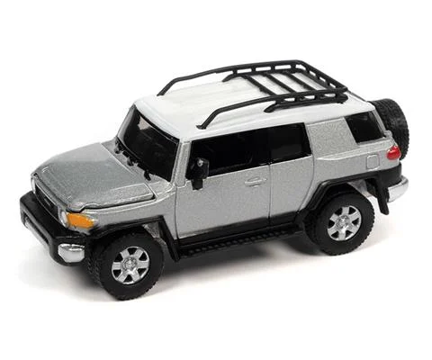 2007 Toyota FJ Cruiser in Titanium Silver - JOHNNY LIGHTNING