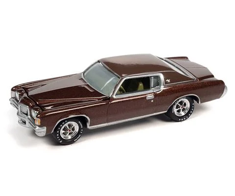 1971 Pontiac Grand Prix in Bronzini Gold Metallic - JOHNNY LIGHTNING