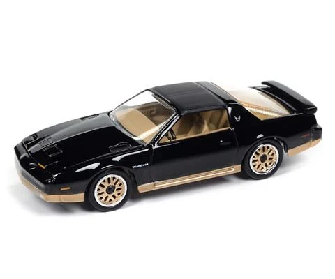 1986 Pontiac Trans Am King of the Jungle in Gloss Black with Gold - JOHNNY LIGHTNING